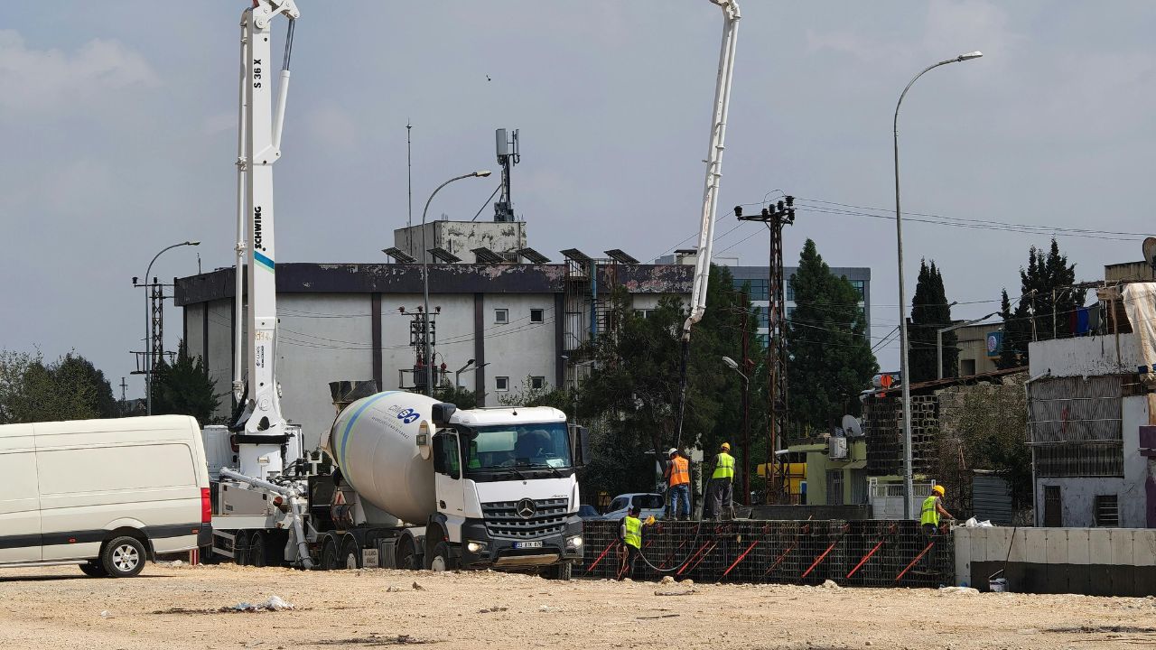 How Many Yards Does a Concrete Truck Hold?
