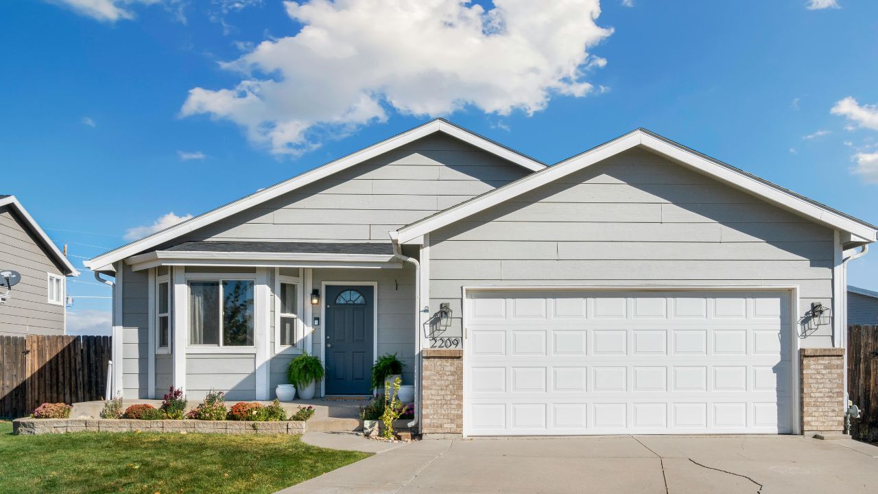 Garage Door Calculator – Estimate Door Area, Material Cost, and Insulation Cost