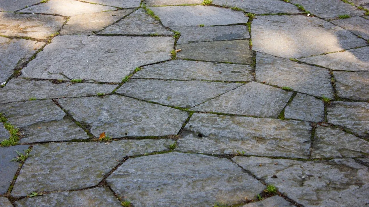 Flagstone Calculator – Estimate Stones Needed, Sand, and Total Weight
