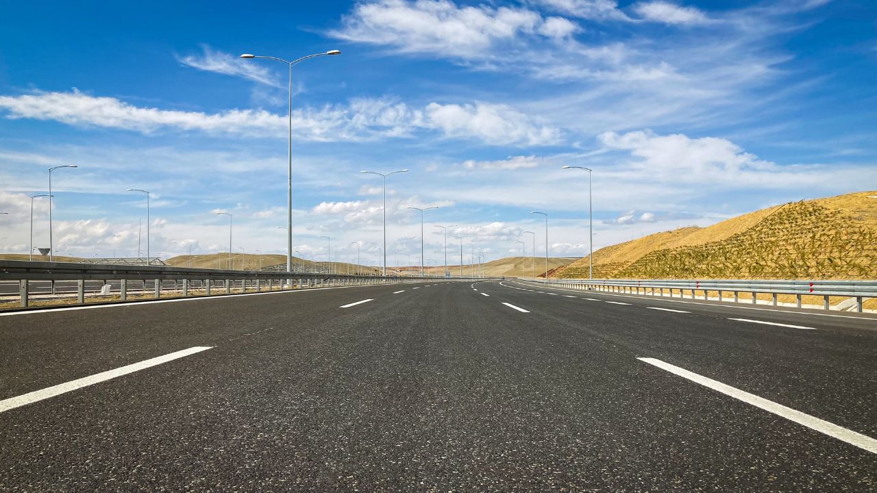 Asphalt Paving Price Calculator: Estimate Your Driveway Cost Easily